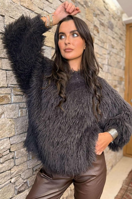 Claudia Shaggy Knit Chocolate /10 pre order due 1 week 